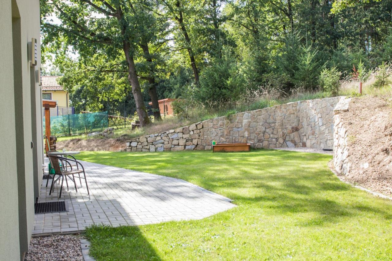 Apartmany Pod Lesem II Rodvinov Экстерьер фото